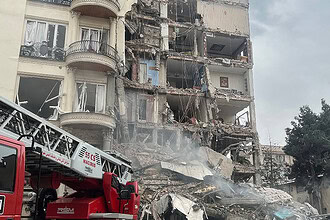 İran'da istihbarat karargahı ve Bakanlığı'na ait bina saldırıya uğradı. Hasar büyük, olayla ilgili d.