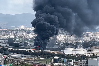 İran Ve Hizbullah Saldırısının Ardından Hayfa'da Rafineri Alev Aldı