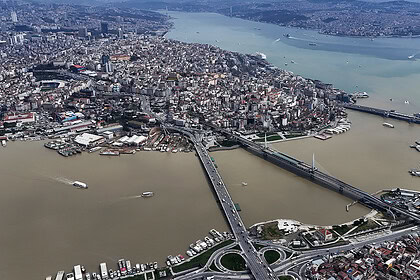 İstanbul Sağanak Yağış Sonrası Haliç Çamura Bulandı