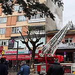 İzmit fırın bacası yangını: Cengiz Topel Caddesi'nde büyük panik