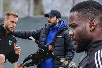 Yeşil Siyahlı futbolcular ve teknik ekip antrenman yaparken, galibiyet hedefiyle çalışmalarını sürdü.