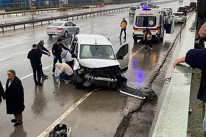 Körfez'de D-100'de Zincirleme Kaza: 3 Yaralı