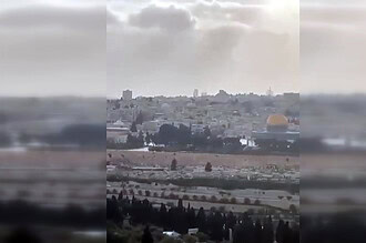 Mescid-i Aksa yakınında füze parçaları düştü, 1 kişi yaralandı. Olayla ilgili detaylar ve gelişmeler.