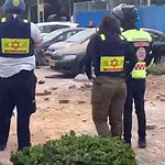 İran’dan Tel Aviv’e misket füzesı saldırısı sonrası ağır hasar gören binalar.