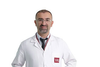 Prostat büyümesi tedavisinde kesi olmadan hızlı ve kalıcı çözüm sağlayan uzman doktor.