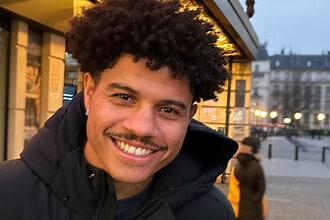 Gabriel Sara, Aslan'ın yıldızı olarak Liverpool ve Milli Takım mesajlarıyla dikkat çekiyor.