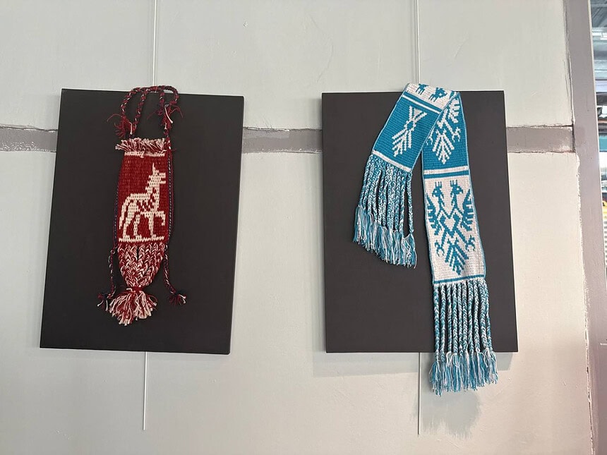 Geleneksel dokuma eserleri, Kocaeli SEKA Kağıt Müzesi'nde sergileniyor.