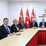 Tahir Büyükakın, Cumhurbaşkanı Erdoğan ile bayramlaştı ve belediye başkanları adına söz aldı.