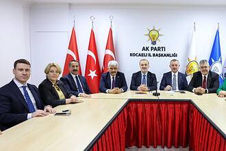 Tahir Büyükakın, Cumhurbaşkanı Erdoğan ile bayramlaştı ve belediye başkanları adına söz aldı.