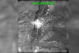 İran'a ait kritik askeri tesisin imha anına ait uydu görüntüsü.