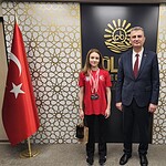 Gölcüklü Milli Yüzücü Alara Gökalp Avusturya’da Çifte Şampiyon Oldu: İki Altın Madalya ile Döndü