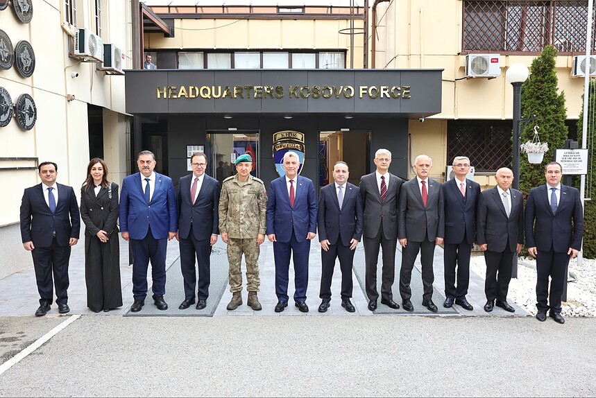 Bakan Bolat’tan Kosova’da KFOR Karargahı’na Ziyaret