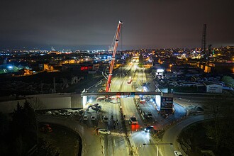 Kocaeli'de Yol Kapanmadan 82 Tonluk Kirişler Nasıl Yerleştirildi?