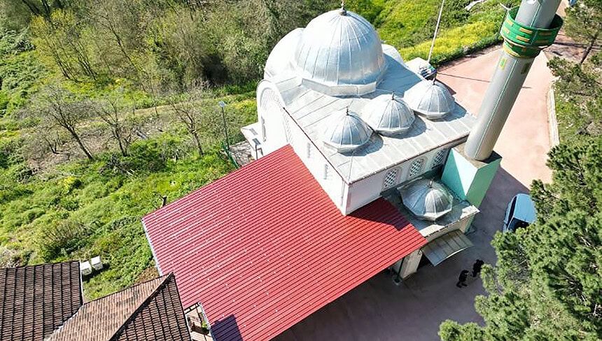 İzmit Belediyesi’nden Fethiye Mahallesi Camii’ne Yeni Sundurma