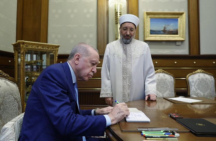 Cumhurbaşkanı Erdoğan, Türkiye Diyanet Vakfı'na Kurban Bağışı'nda Bulundu