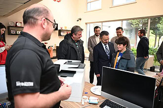 Vali Aktaş Kocaeli Deneyap Atölyelerini Ziyaret Etti: Milli Teknoloji Hamlesi Gençlerle Büyüyor!