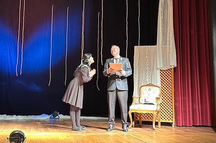 Gölcük’te Dumlupınar Şehitleri Anısına Anlamlı Gece: "Dumlu" Tiyatrosu Sahnelendi
