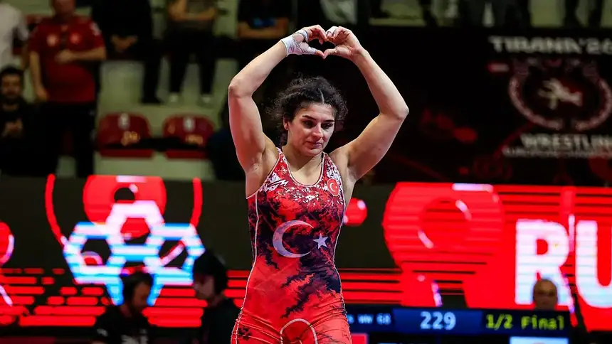 Evin Demirhan ve Nesrin Baş, Avrupa Şampiyonası'nda Finalde