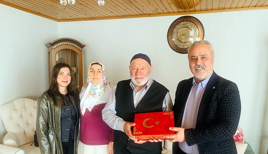 İzmit Belediyesi’nden Körfez’deki Kıbrıs Gazilerine Vefa Ziyareti