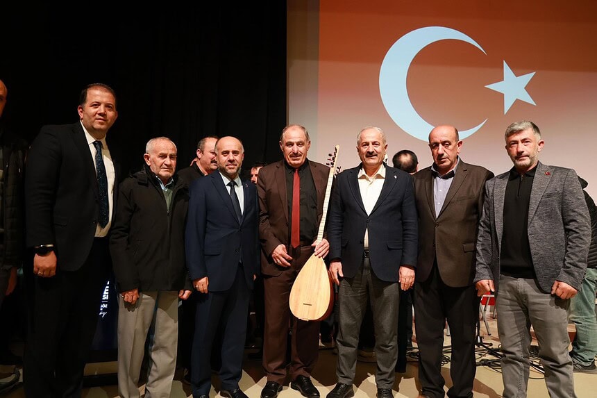 Gebze’de Aşıklar Gecesi Rüzgarı! Geleneksel Atışmalar ve Türkülerle Unutulmaz Akşam