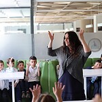 Kartepe’de Kütüphane Haftası Coşkusu: Yazar Gönül Simpson Minik Okurlarıyla Buluştu