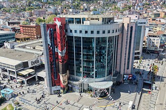 İzmit Belsa Plaza’daki 100. Yıl Graffitisi Yenilendi! Atatürk Portresi İlk Günkü Canlılığına Kavuştu