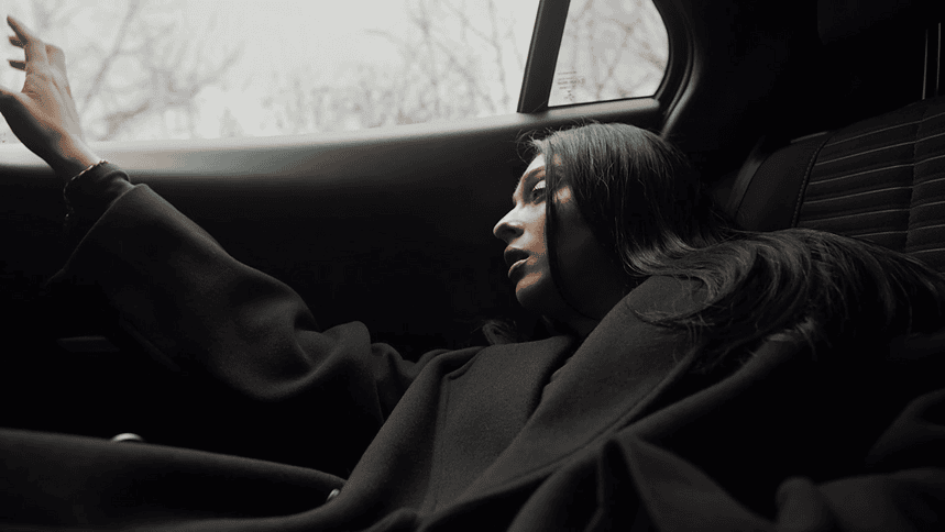 Güller ve Günahlar'da Sessiz Bir Çığlık Help İşareti Gündem Oldu