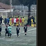 Derince’de Saha Karıştı: Kadın Hakeme Saldırı Girişimi Kamerada!