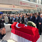 TBMM Eski Başkanı Hüsamettin Cindoruk Son Yolculuğuna Uğurlandı: Siyaset Dünyası Cenazede Buluştu