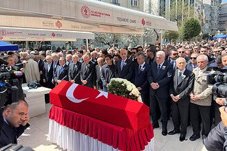 TBMM Eski Başkanı Hüsamettin Cindoruk Son Yolculuğuna Uğurlandı: Siyaset Dünyası Cenazede Buluştu