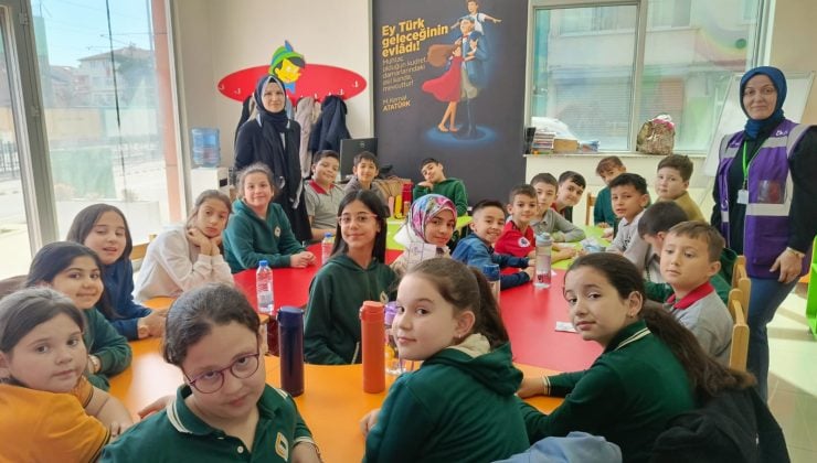 İzmit İZGİM’de Miniklerin Keşif Yolculuğu! Kitaplarla Buluştular, Atölyelerde Ürettiler