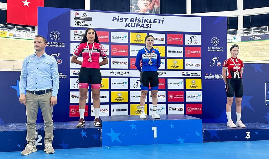 Kağıtspor’dan Nisan Ayı Şovu: Ulusal ve Uluslararası Arenada Madalya Yağmuru!