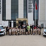 Kartepe İlçe Halk Kütüphanesi’nde "Güven" Dolu Bir Gün: Polis Abi ve Ablalarına Çiçekli Teşekkür