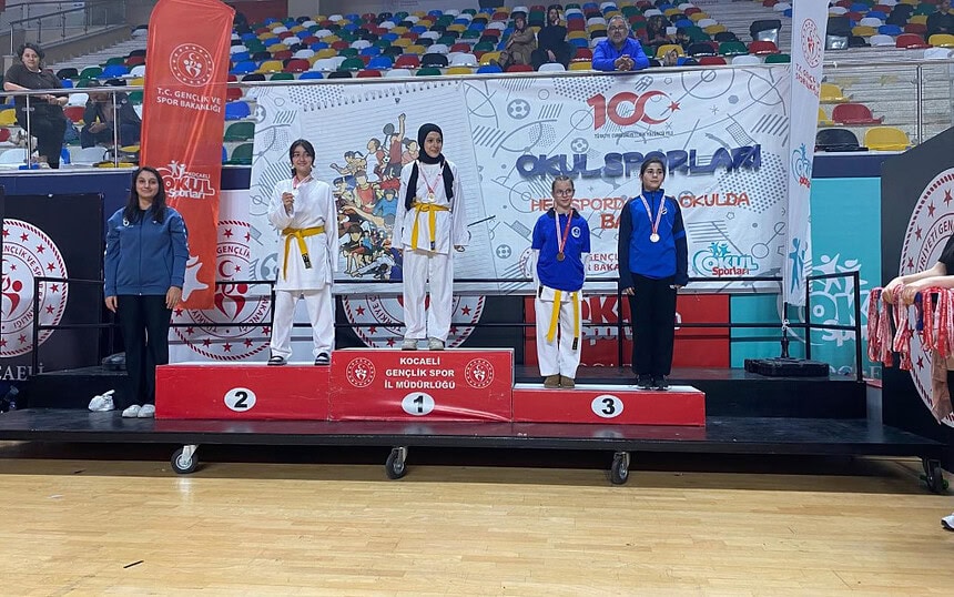 Kartepe Belediye Spor’dan Karate Turnuvası’nda Madalya Şov: 23 Nisan Turnuvasında Altın Yağmuru!