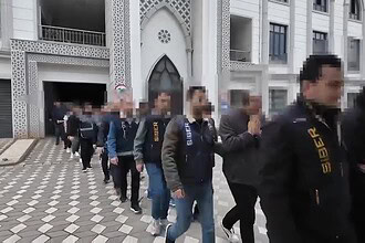 Kocaeli Emniyeti’nden Kripto Darbesi Sahte Uygulamayla Milyonluk Vurgun Yapan 19 Kişi Tutuklandı