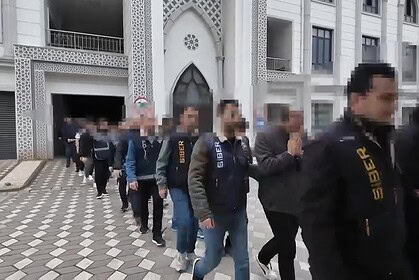 Kocaeli Emniyeti’nden Kripto Darbesi Sahte Uygulamayla Milyonluk Vurgun Yapan 19 Kişi Tutuklandı