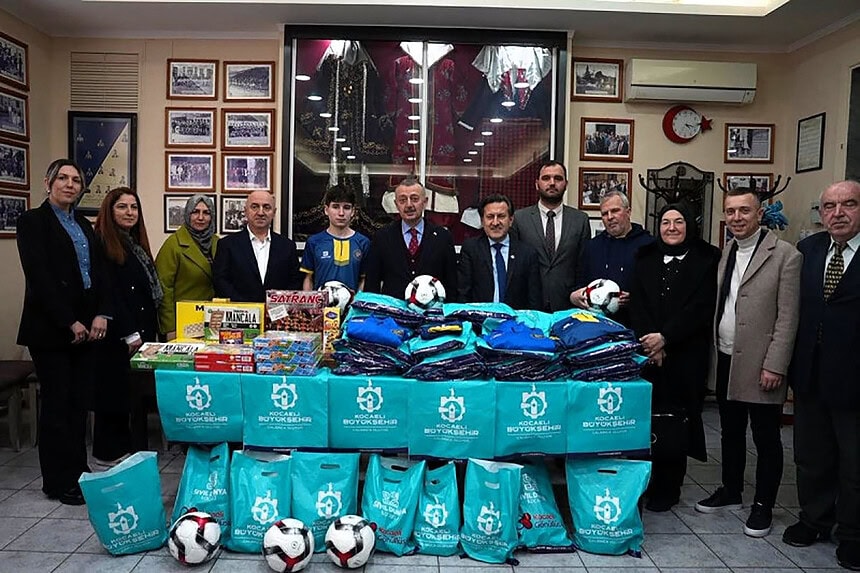 Kocaeli-İskeçe Hattında Dostluk Maçı! Batı Trakya’dan Gelen Gönül Bağı Sahaya İniyor