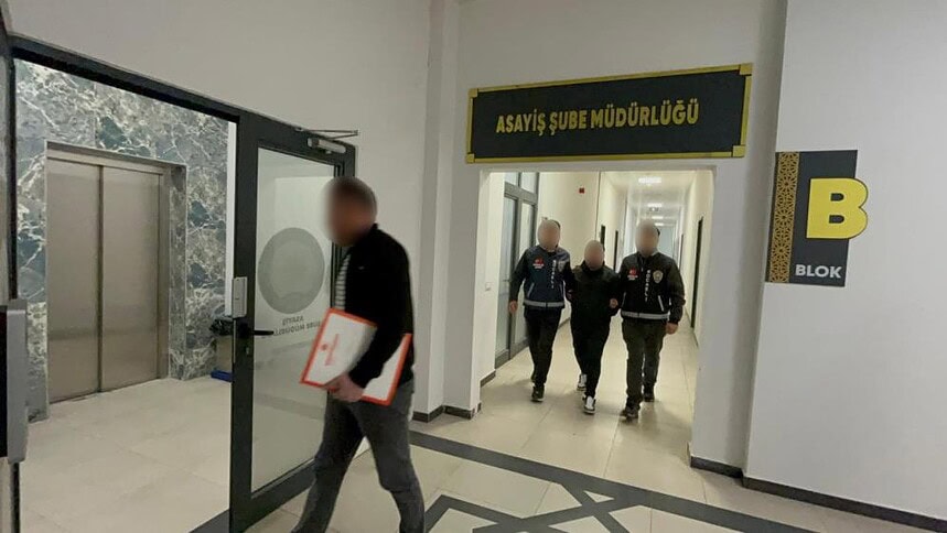 Kocaeli'de Çaldığı Araçla Manisa'ya Kaçıp Sahte Kimlikle Otelde Konakladı