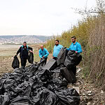 Kocaeli'de Dünya Günü Seferberliği: Mavi Takım Sahilden 50 Torba Atık Topladı!
