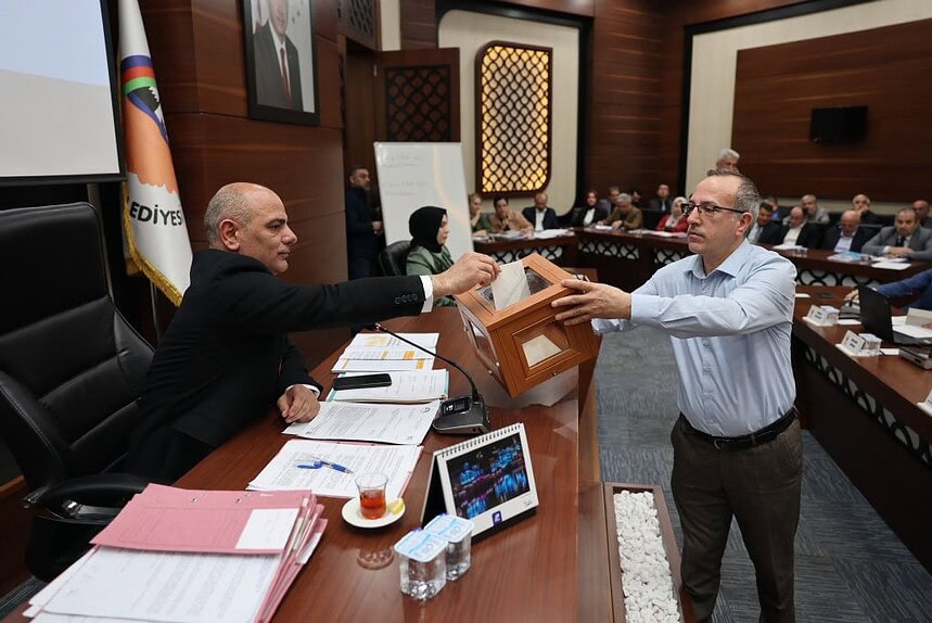 Körfez Belediyesi’nde Yeni Dönem Şekillendi: İşte Meclis Başkanvekilleri ve Komisyon Üyeleri