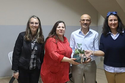 İzmit Belediyesi’nin Efsane Eğitmeni Mehmet Bozdemir’e 50. Yıl Plaketi
