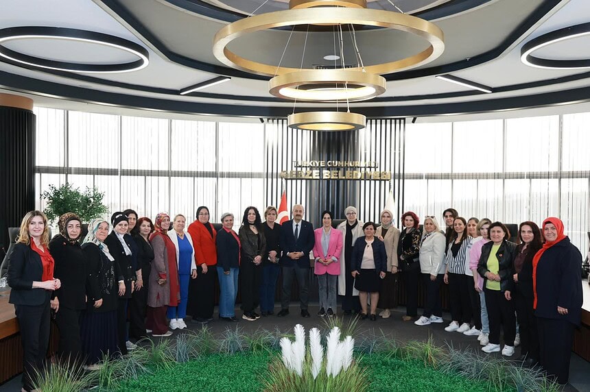 Başkan Büyükgöz Kadın Muhtarları Ağırladı