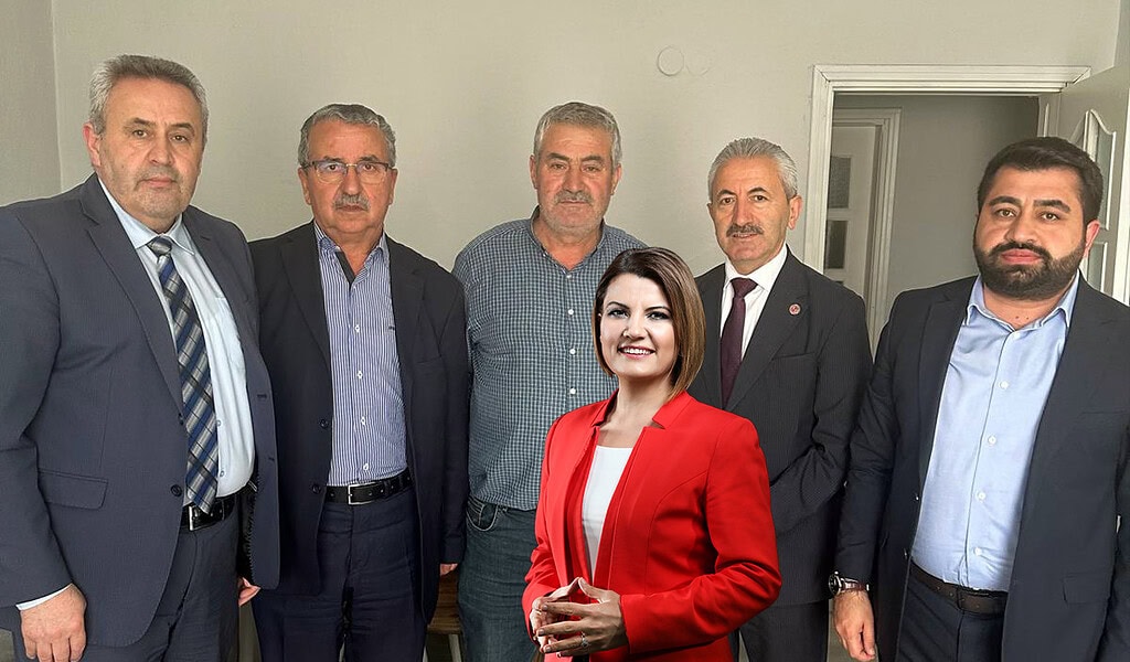 İzmit Belediyesinden Muhtarlara Vefa Ziyareti: “Fatma Başkan Yanınızda”