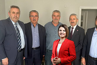 İzmit Belediyesinden Muhtarlara Vefa Ziyareti: "Fatma Başkan Yanınızda"
