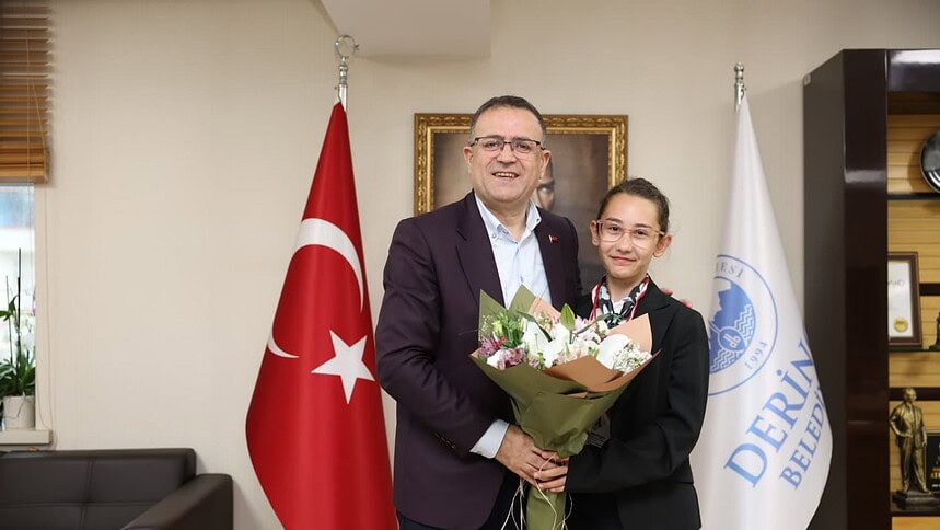 Derince’de 23 Nisan Coşkusu: Başkanlık Koltuğu Nisa Yağmur Can’a Emanet!