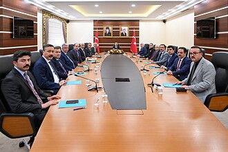 Vali Aktaş Başkanlığında Okul Güvenliği Toplantısı: İlave Önlemler Yolda!