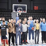 Çayırova’da 2 Nisan Otizm Farkındalık Günü: Başkan Çiftçi ve Basketbol Takımından Özel Smaç