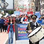 Kocaeli’de Otizm Farkındalık Yürüyüşü: Vali İlhami Aktaş ve KOÇ-DER El Ele Yürüdü