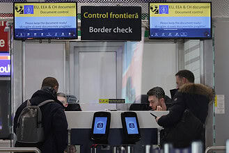 Schengen’de Yeni Dönem Başladı: AB Giriş-Çıkış Sistemi (EES) Nedir? Parmak İzi ve Fotoğraf Zorunlu!
