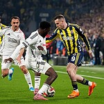 Süper Lig'de Derbi Haftası Trabzonspor Lideri Devirdi, Fenerbahçe Takibi Sürdürdü